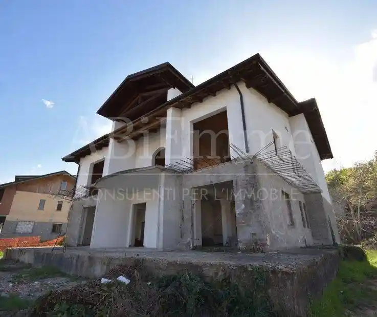 Villa in vendita a Santo Stefano Belbo