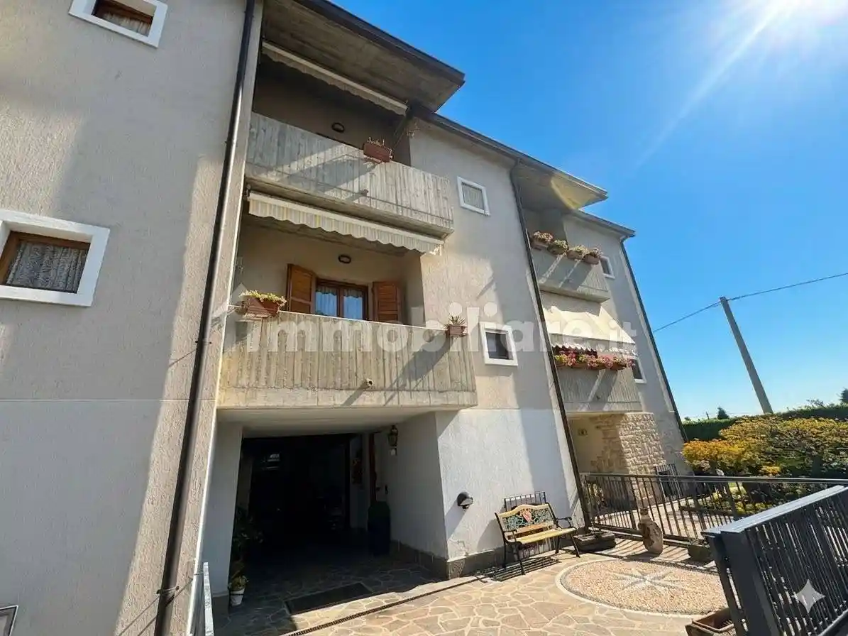 Casa indipendente in vendita a Carvico