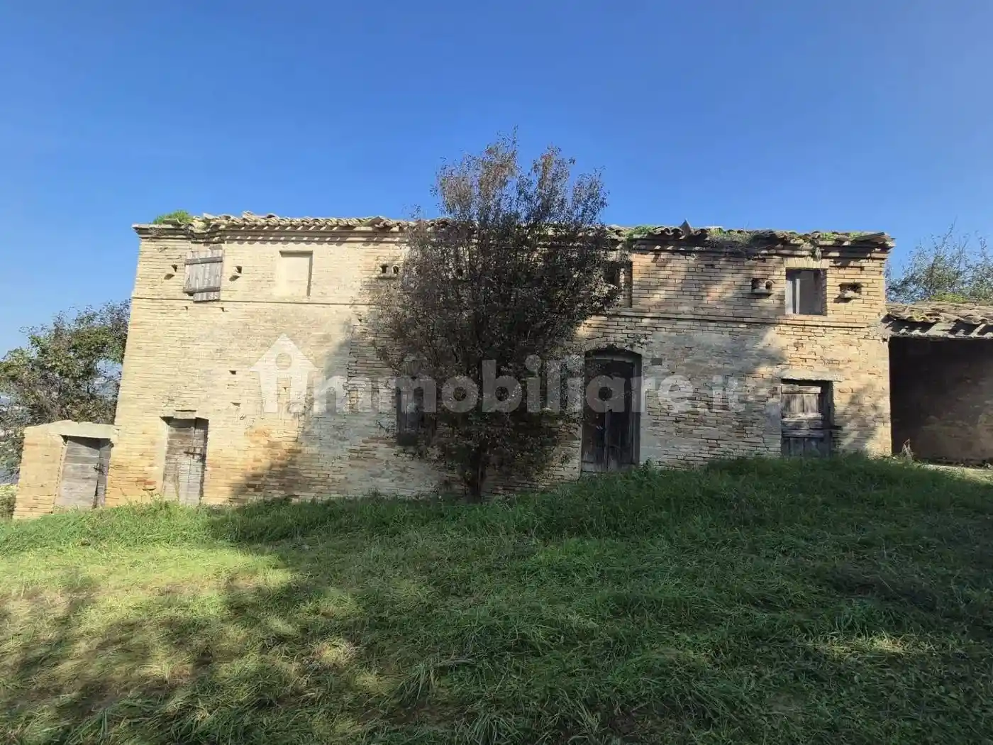 Rustico - Casale in vendita a Fermo