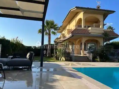 Villa in affitto a Fiumicino