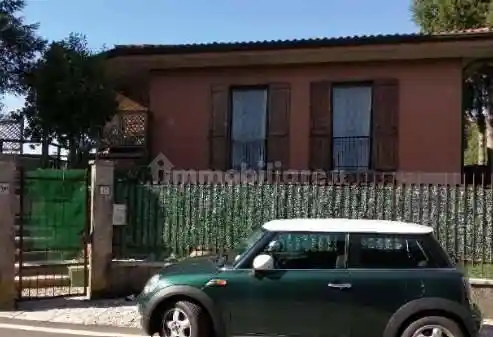 Villa in vendita a Annone di Brianza