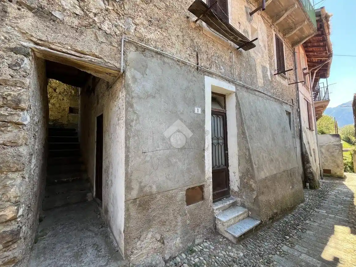 Rustico - Casale in vendita a Abbadia Lariana