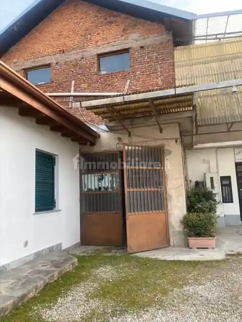Rustico - Casale in vendita a Busto Arsizio