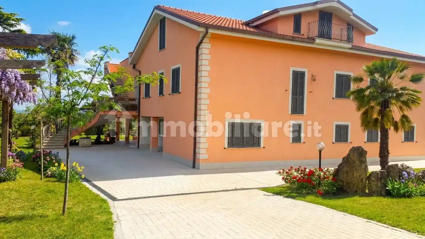 Villa in vendita a Trevignano Romano