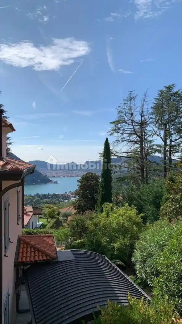 Casa indipendente in affitto a Cernobbio