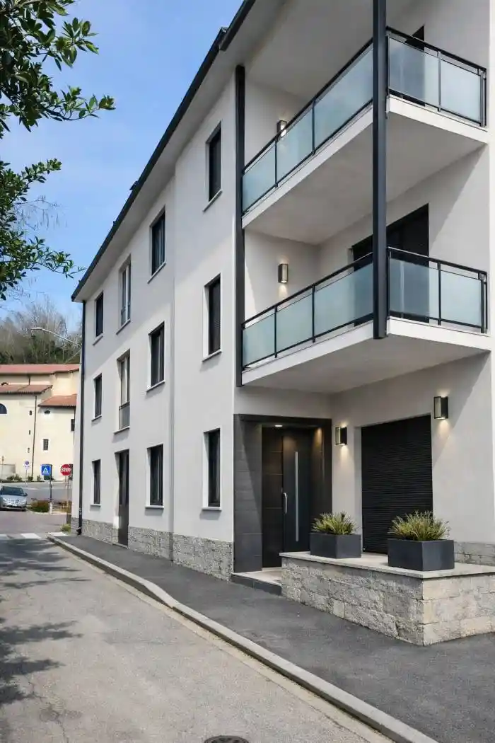 Casa indipendente in vendita a Lozza