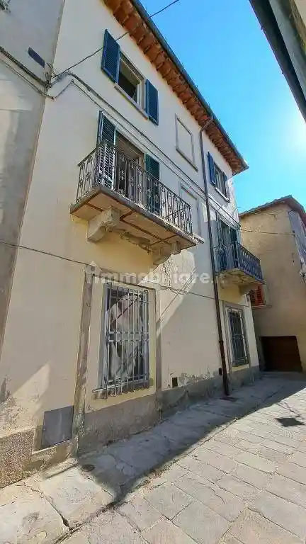 Palazzo - Edificio in vendita a Loro Ciuffenna