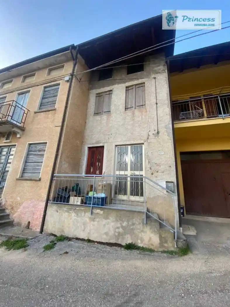 Casa indipendente in vendita a Valli del Pasubio