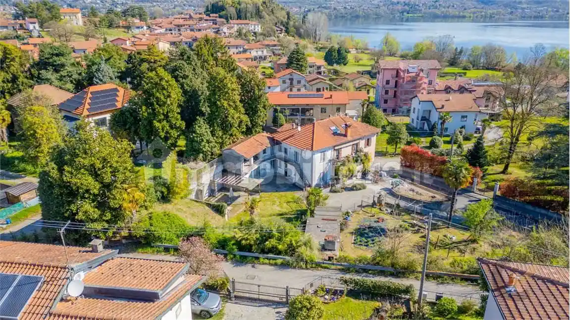 Casa indipendente in vendita a Biandronno