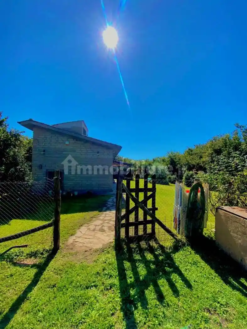 Rustico - Casale in vendita a Sutri