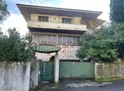 Casa indipendente in vendita a Gambassi Terme