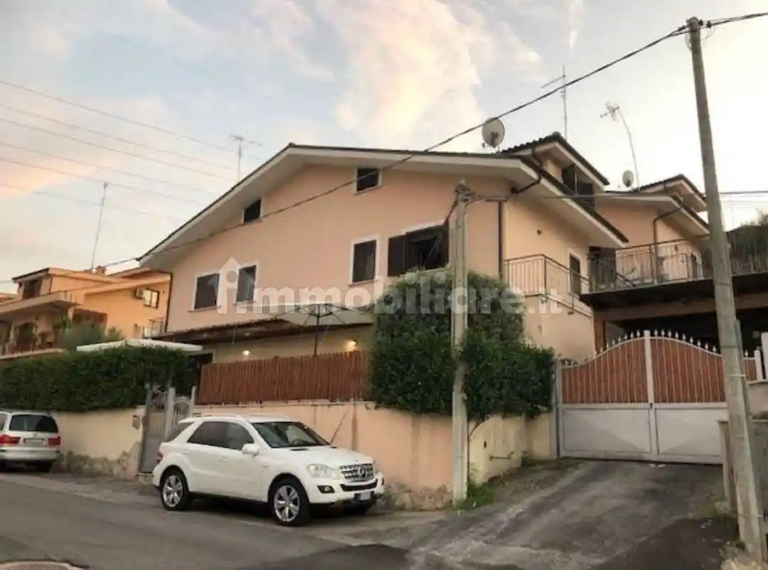Villa in vendita a Guidonia Montecelio