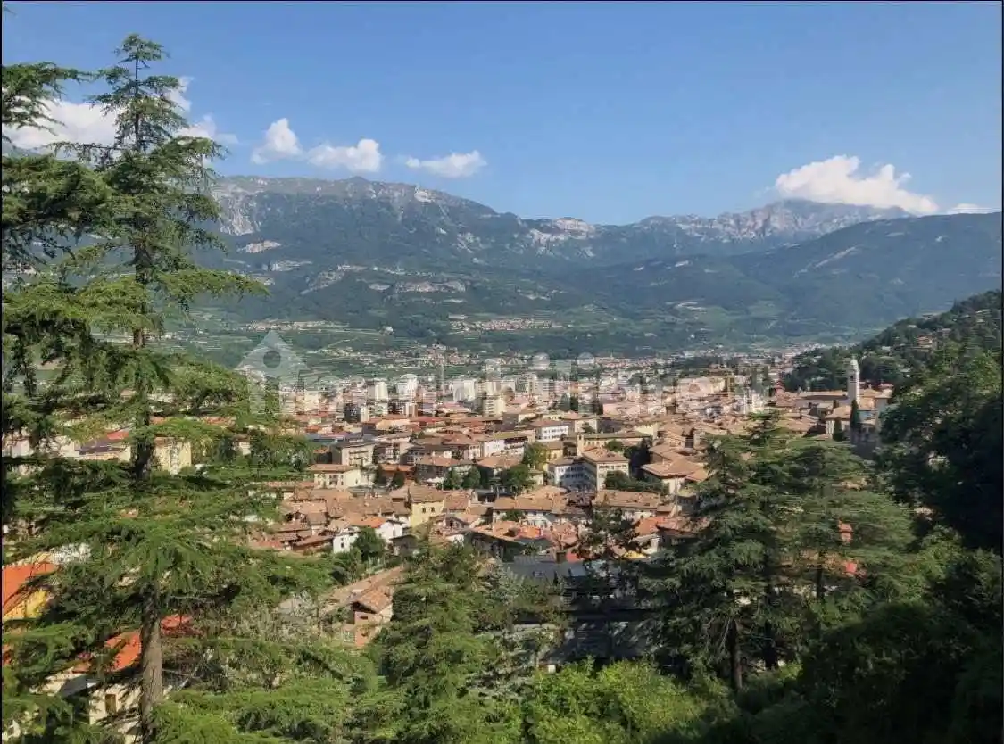 Villa in vendita a Rovereto