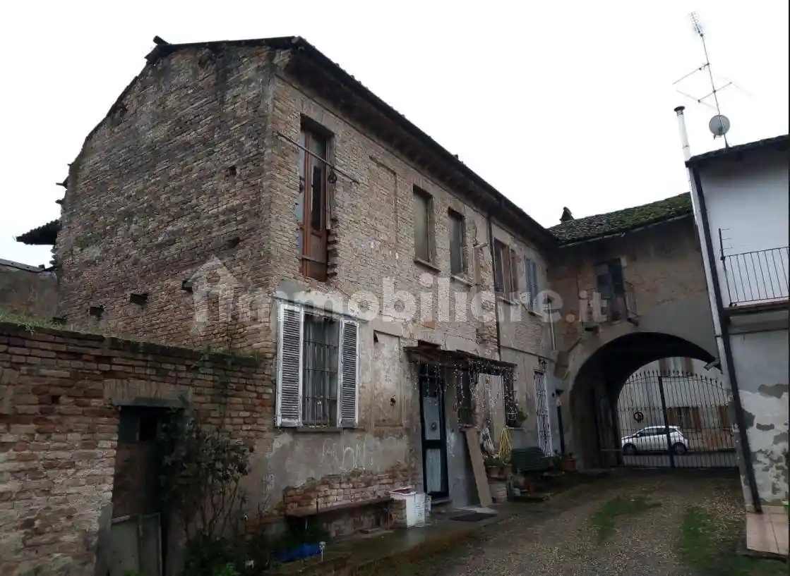 Appartamento in vendita a Voghera