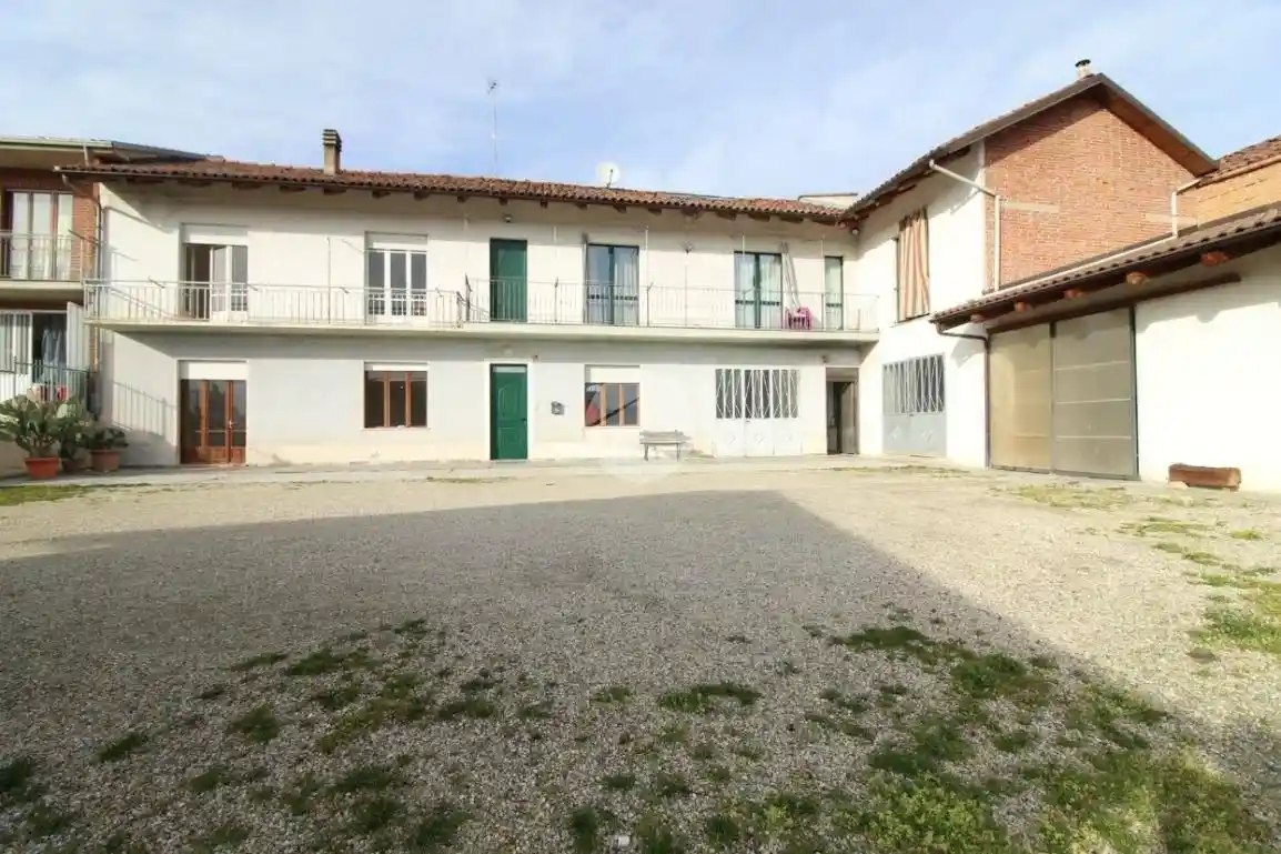 Casa indipendente in vendita a Montaldo Roero