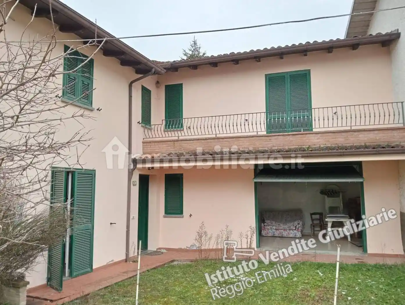 Palazzo - Stabile in vendita a Castelnovo Ne' Monti