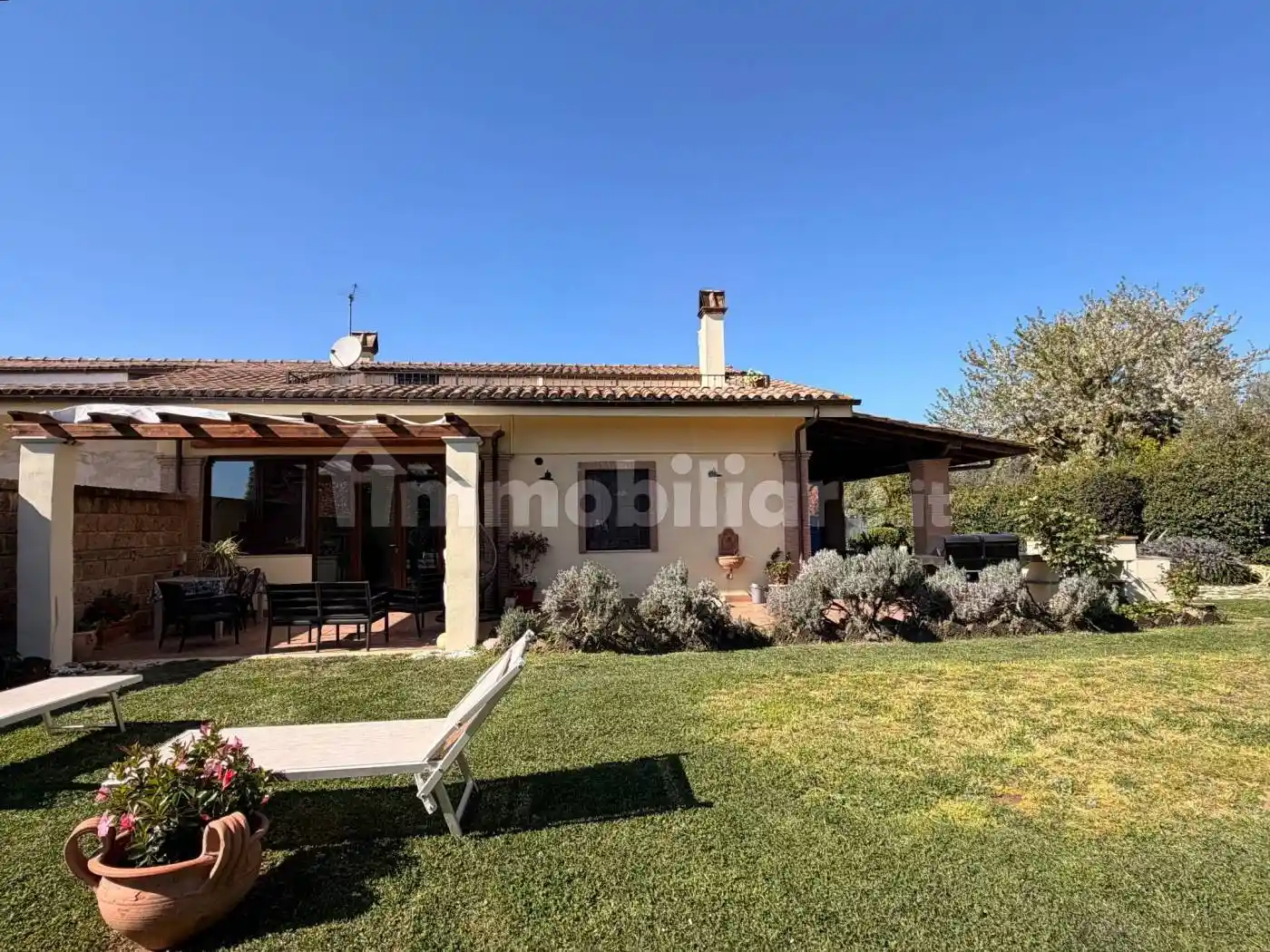 Villa in vendita a Nepi