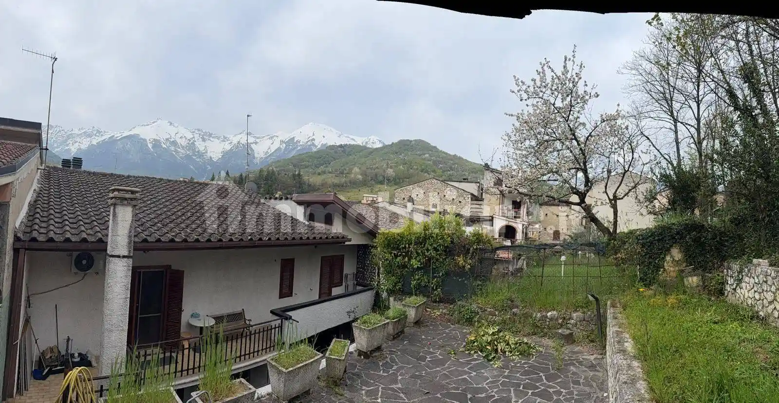 Palazzo - Edificio in vendita a Isola del Gran Sasso d'Italia