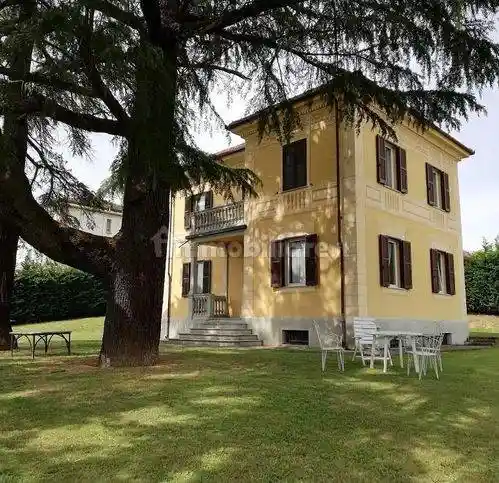 Villa in vendita a Ovada