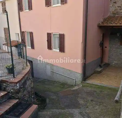 Casa indipendente in vendita a Caravonica