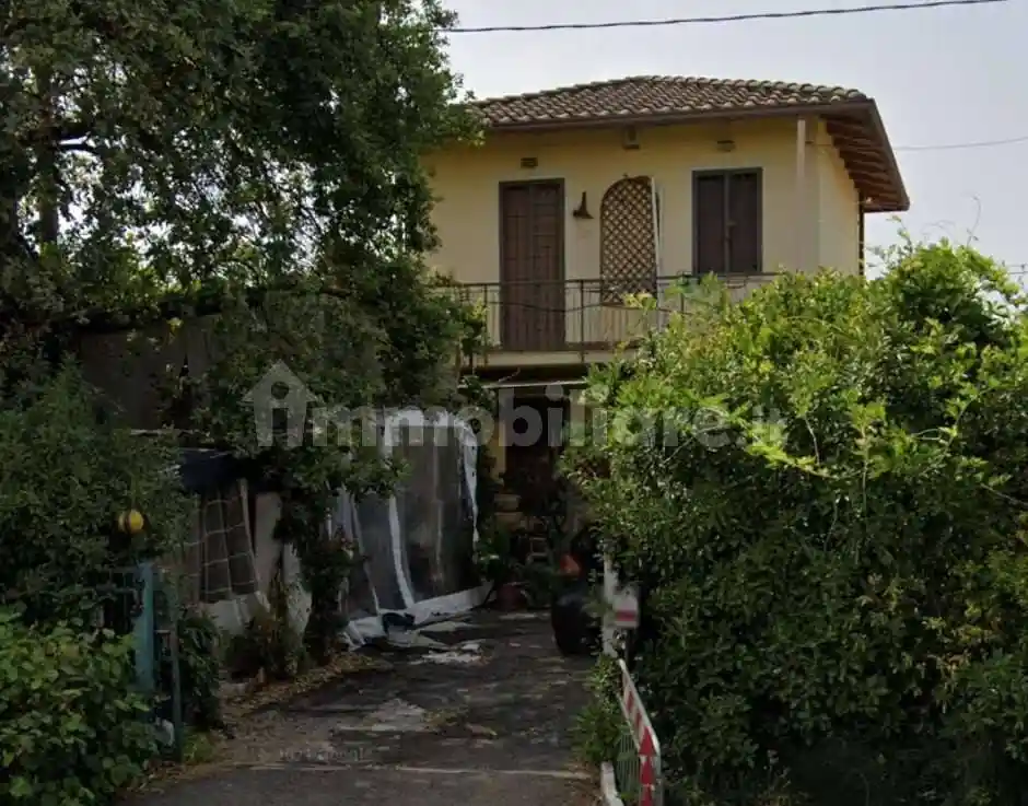 Casa indipendente in vendita a Forlì