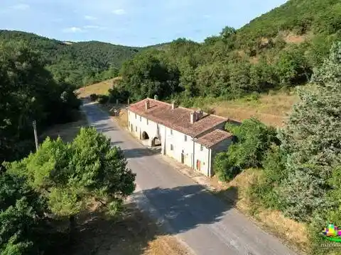 Rustico - Casale in vendita a Perugia