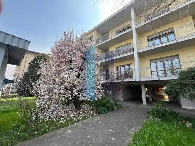 Appartamento in vendita a Curno