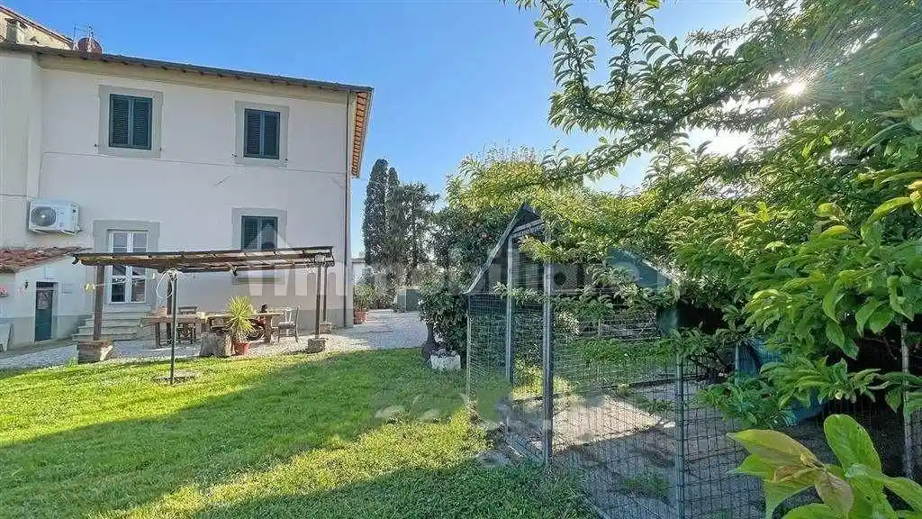 Villetta a schiera in vendita a Lucca