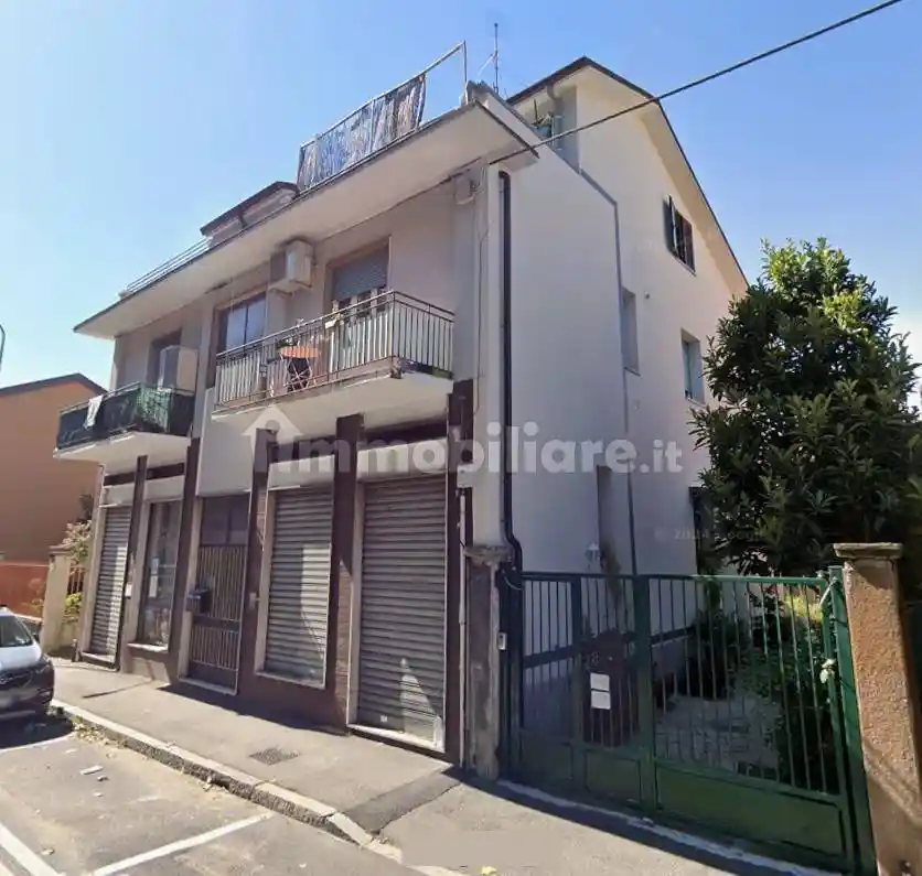 Palazzo - Edificio in vendita a Cormano