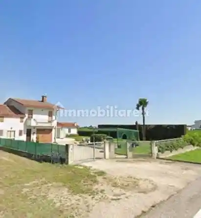 Casa indipendente in vendita a Boschi Sant'Anna