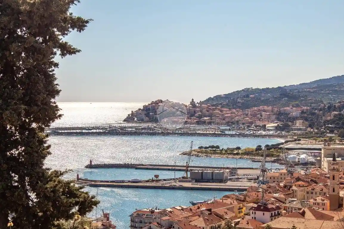 Appartamento in vendita a Imperia