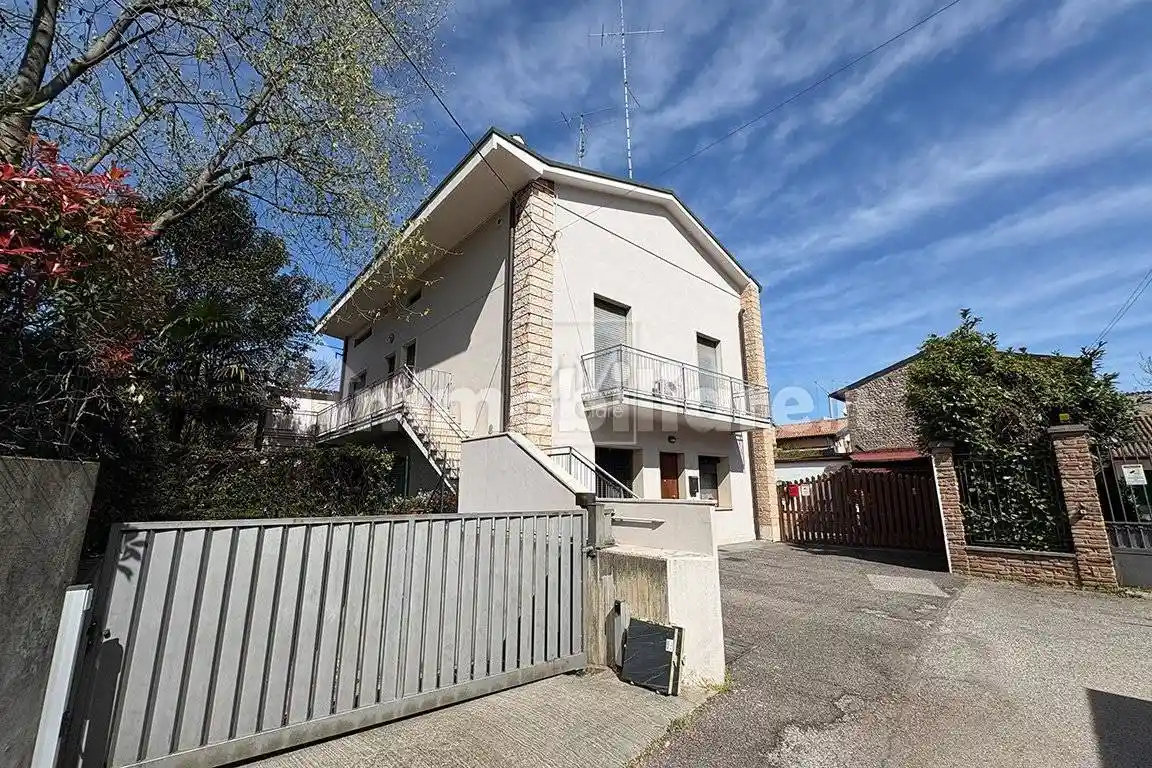 Appartamento in affitto a Villafranca di Verona