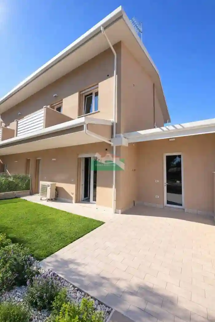 Villetta a schiera - foto 2