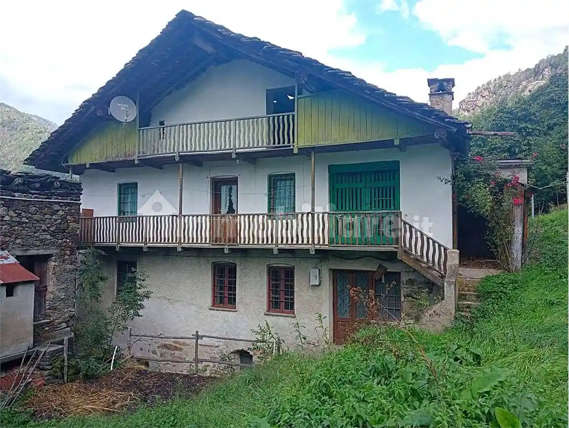 Casa indipendente in vendita a Lillianes