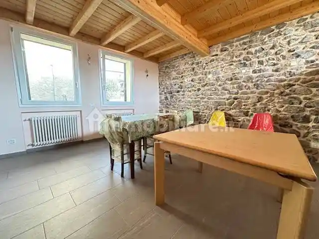 Casa indipendente in vendita a Azzio