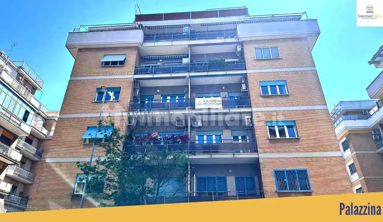 Appartamento in vendita a Roma