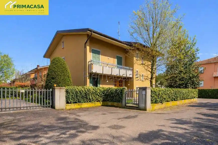 Casa indipendente in vendita a Correggio