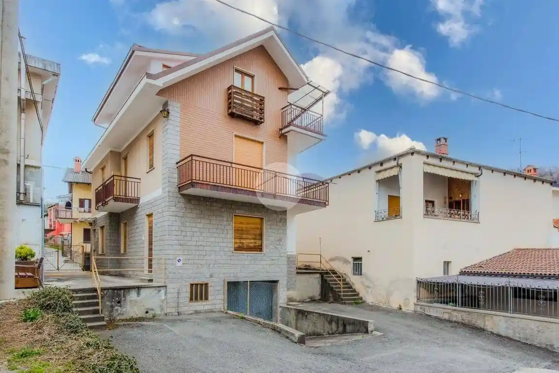 Casa indipendente in vendita a Coazze