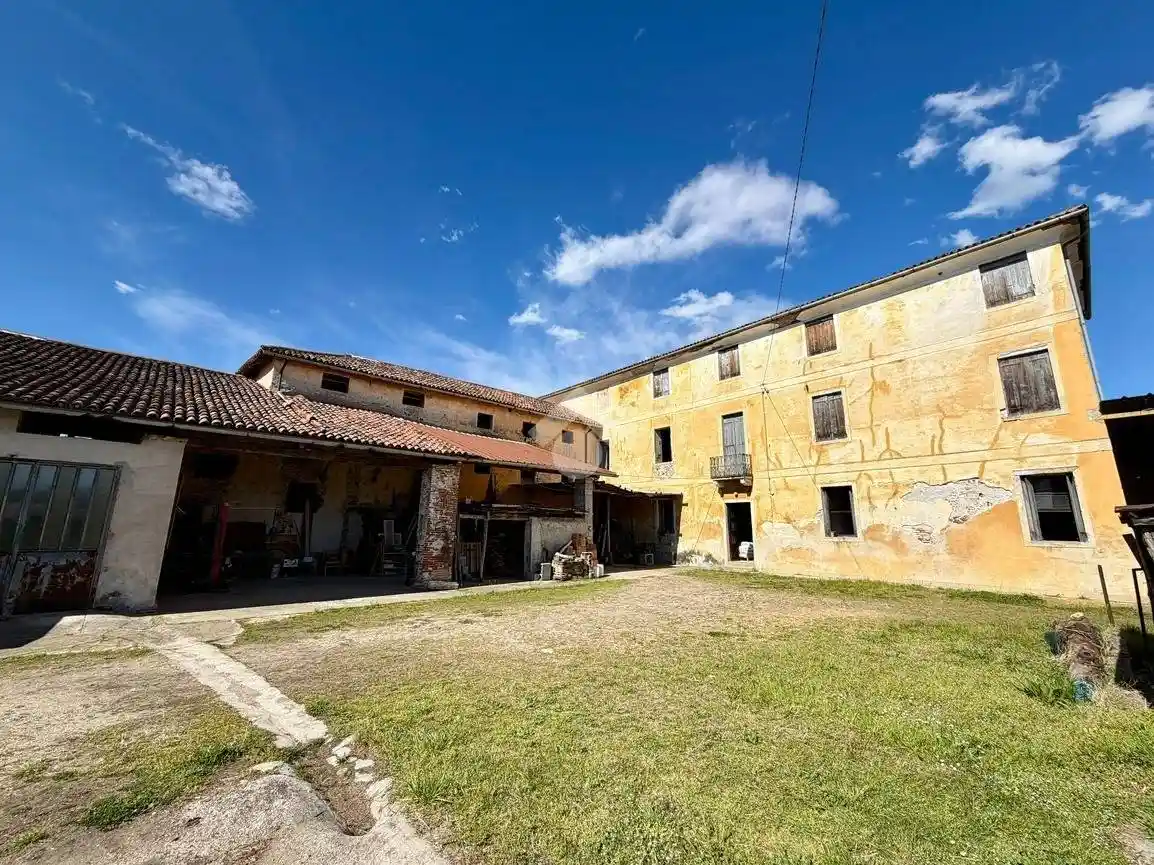 Villa in vendita a Colceresa