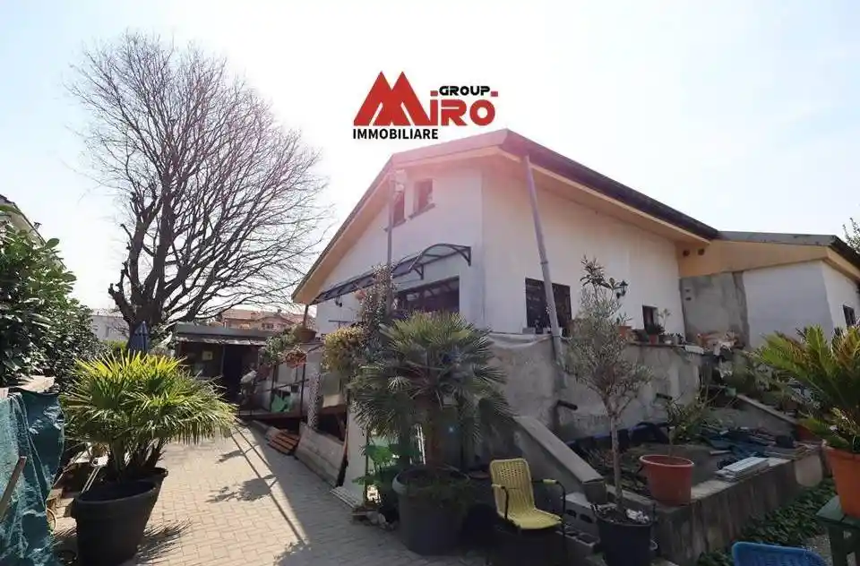 Villa in vendita a Monza