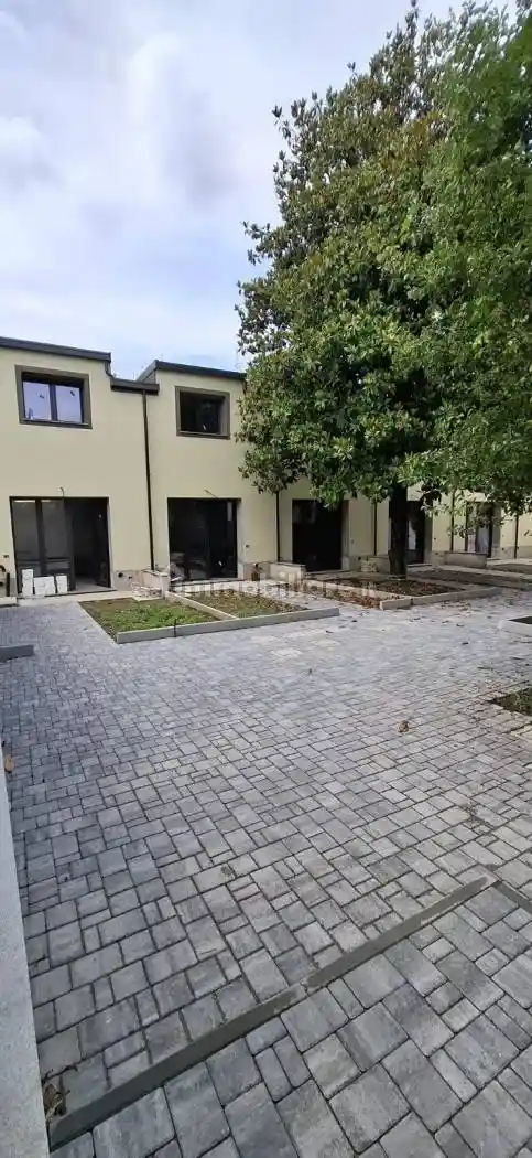 Villetta a schiera in vendita a Milano