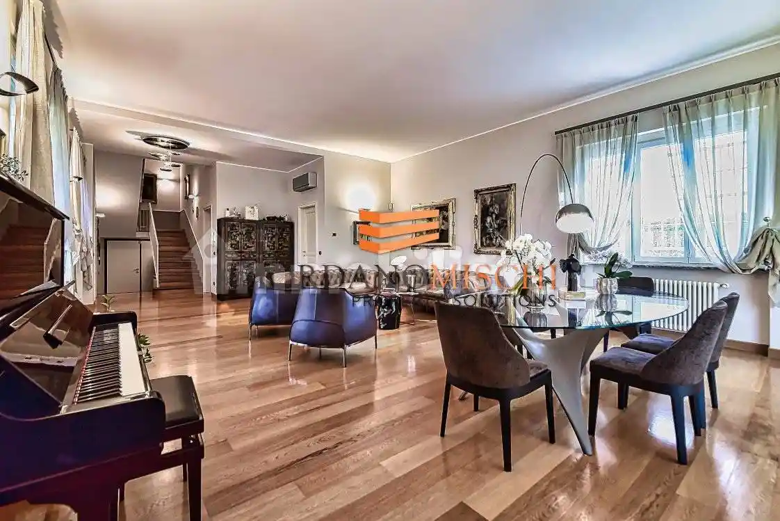 Villa in vendita a Monza