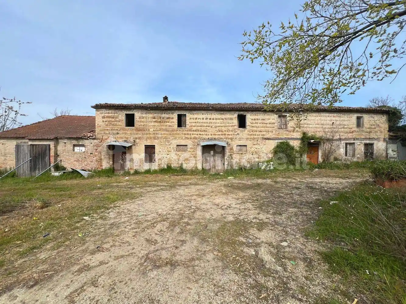 Rustico - Casale in vendita a Pesaro