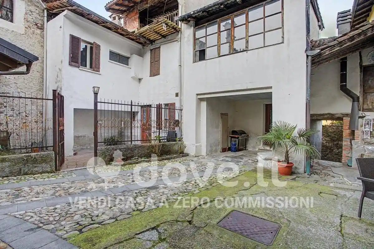 Rustico - Casale in vendita a Brissago-Valtravaglia