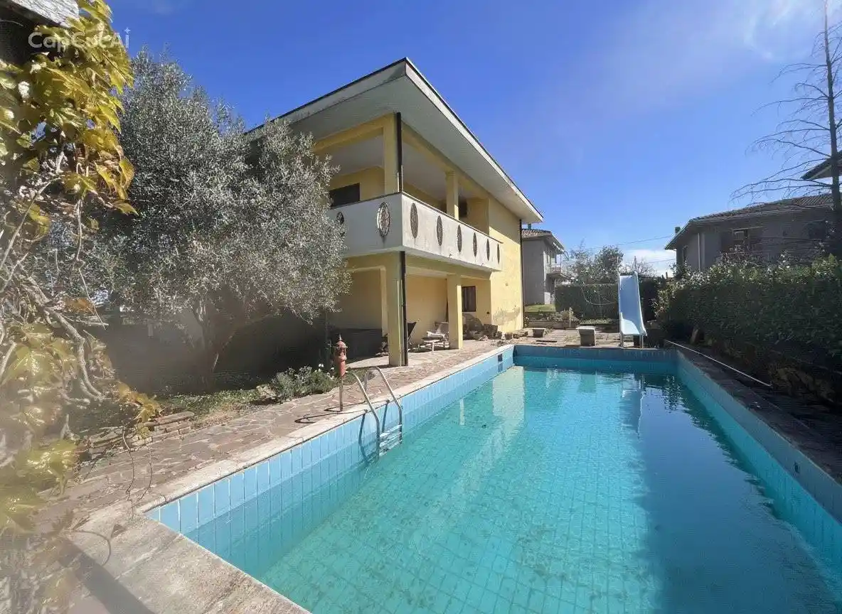 Villa in vendita a Voghera