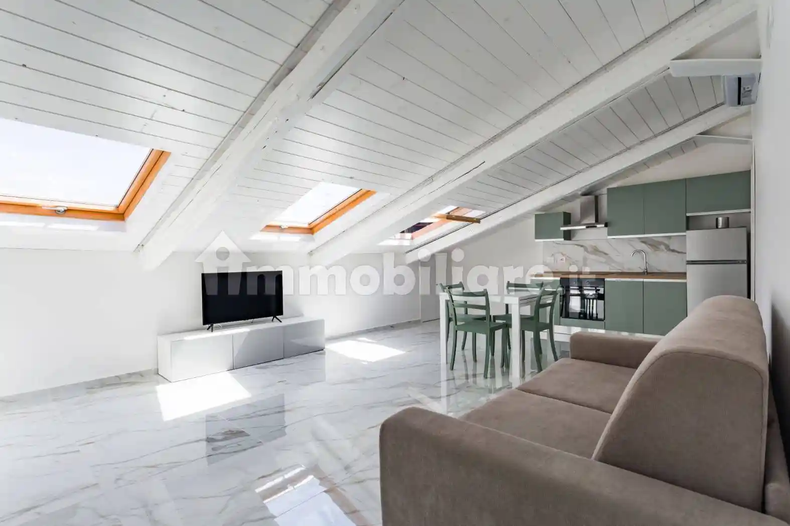 Appartamento in vendita a Napoli