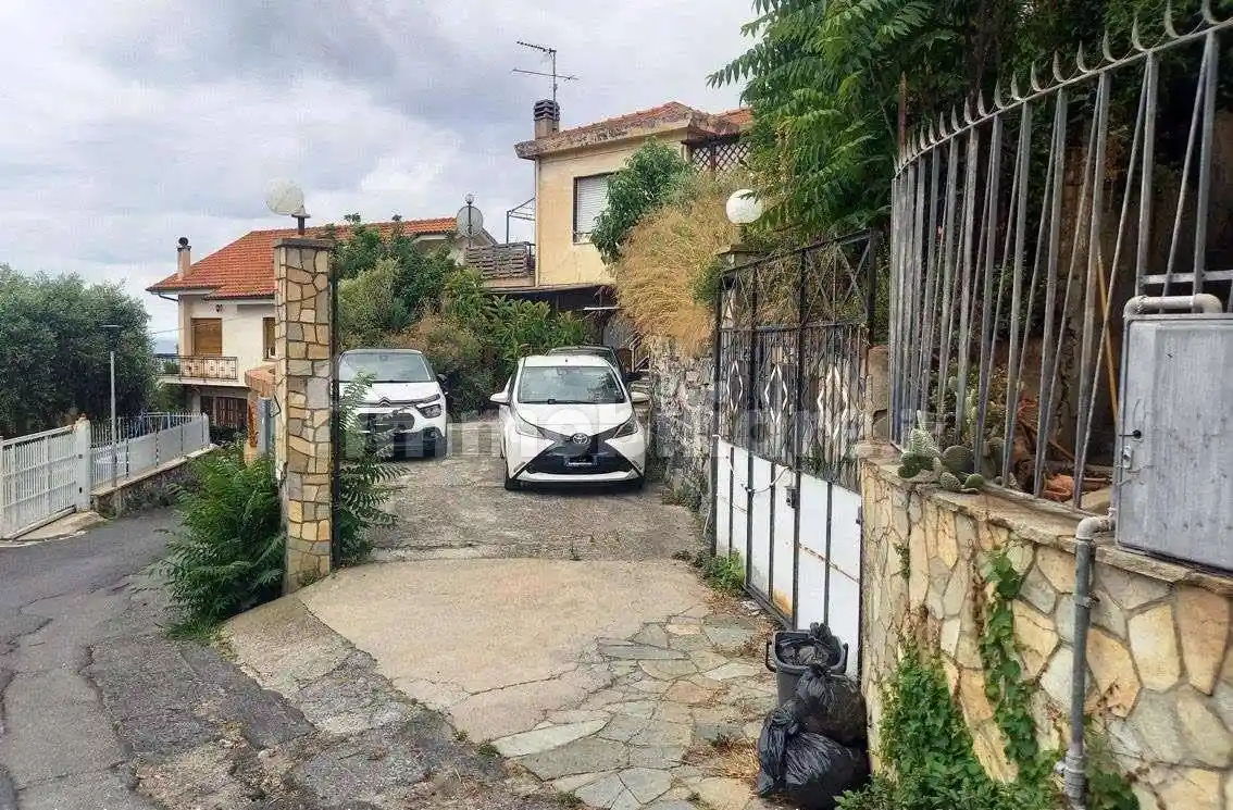 Appartamento in vendita a Albenga