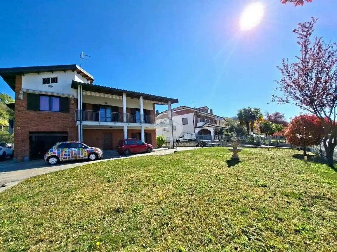 Villa in vendita a Bra