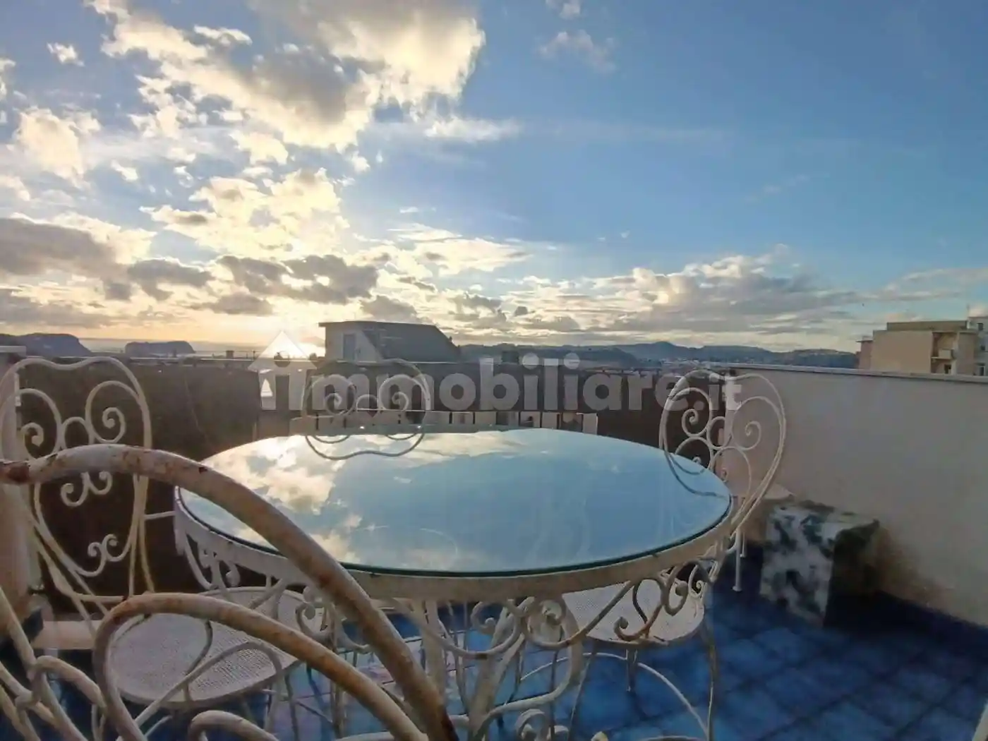 Appartamento in vendita a Napoli