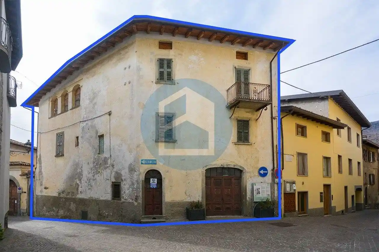 Casa indipendente in vendita a Solto Collina